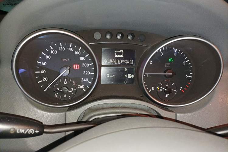 Used Mercedes-Benz M-Class 2010 ML 350 4MATIC Luxury Special Edition Instrument Cluster