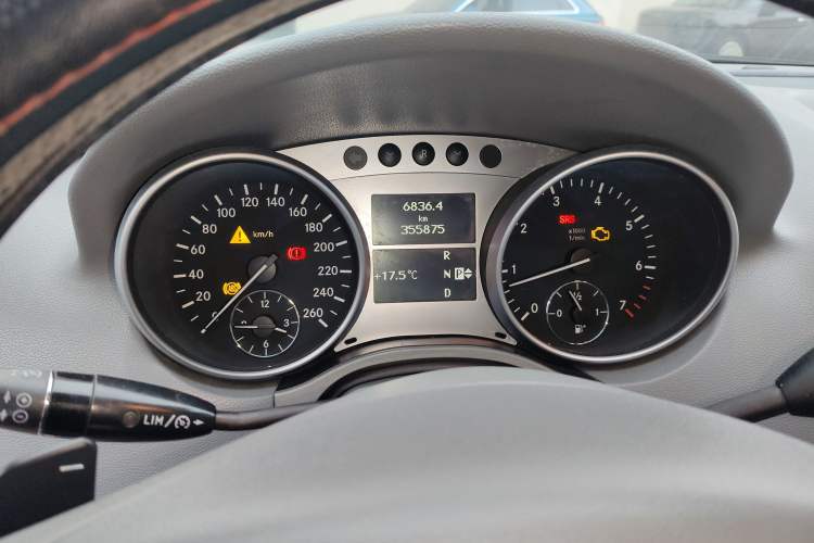 Used Mercedes-Benz M-Class 2010 ML 300 4MATIC Instrument Cluster