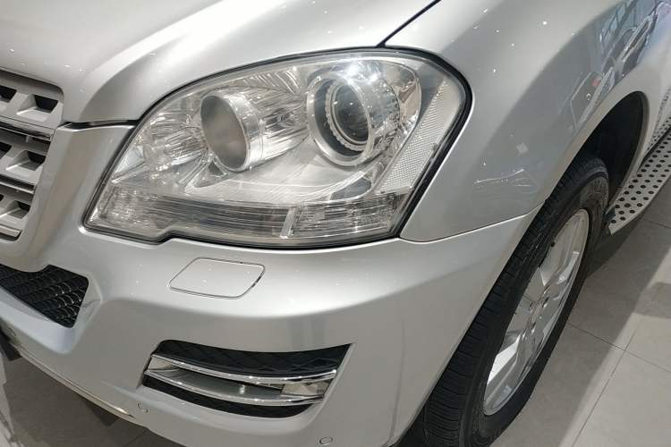 Used Mercedes-Benz M-Class 2010 ML 300 4MATIC Left Front Headlight
