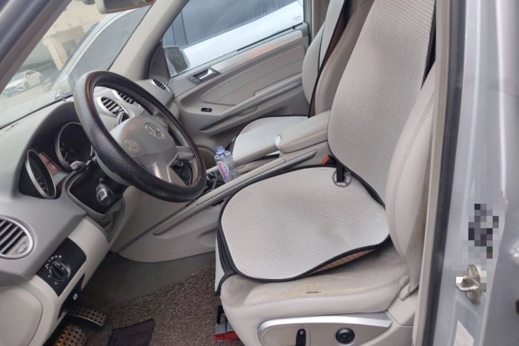 Used Mercedes-Benz M-Class 2010 ML 300 4MATIC Left Front Seat