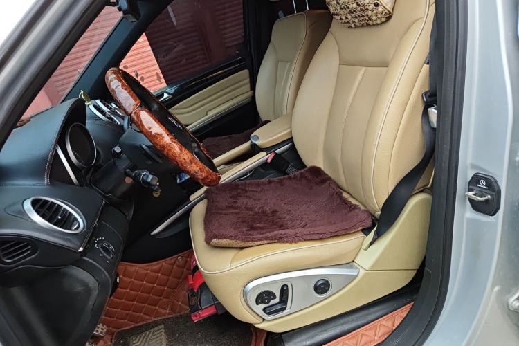 Used Mercedes-Benz M-Class 2010 ML 350 4MATIC Luxury Special Edition Left Front Seat