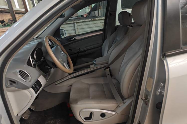 Used Mercedes-Benz M-Class 2010 ML 300 4MATIC Left Front Seat