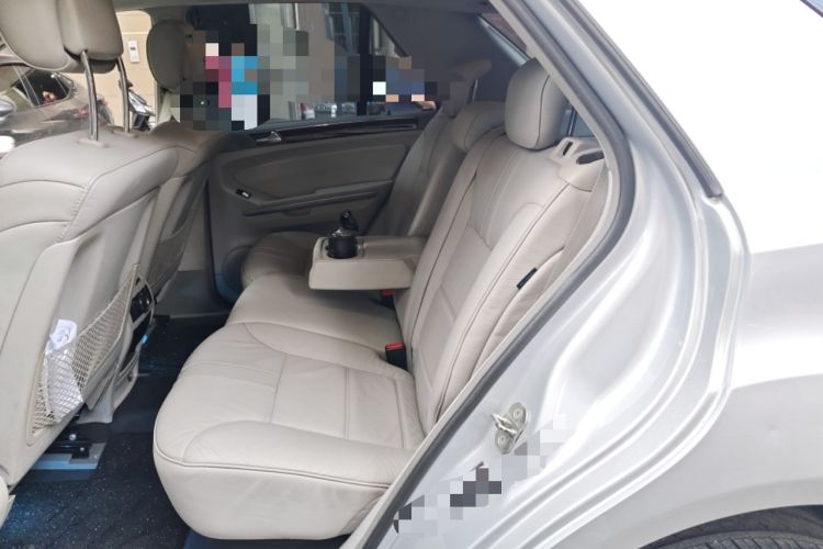 Used Mercedes-Benz M-Class 2010 ML 350 4MATIC Luxury Model Left Rear Seat