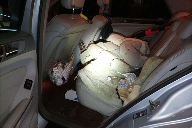 Used Mercedes-Benz M-Class 2010 ML 350 4MATIC Luxury Special Edition Left Rear Seat