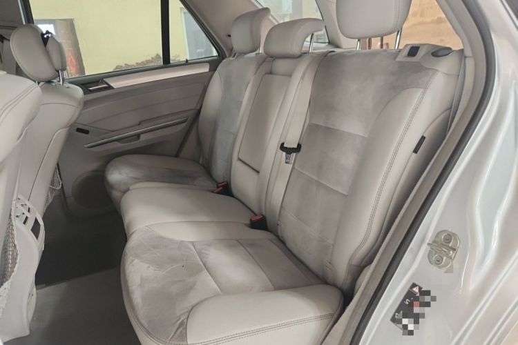 Used Mercedes-Benz M-Class 2010 ML 300 4MATIC Left Rear Seat