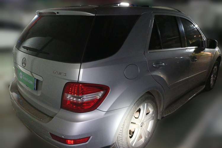 Used Mercedes-Benz M-Class 2010 ML 350 4MATIC Luxury Special Edition Rear Right 45 Deg