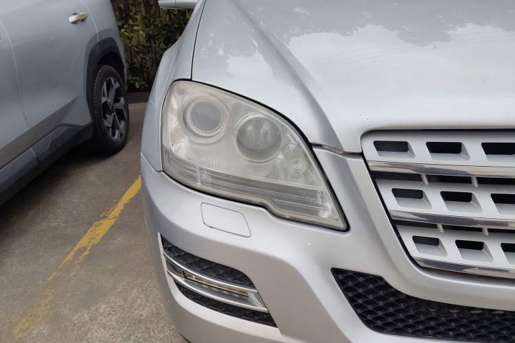 Used Mercedes-Benz M-Class 2010 ML 300 4MATIC Right Front Headlight