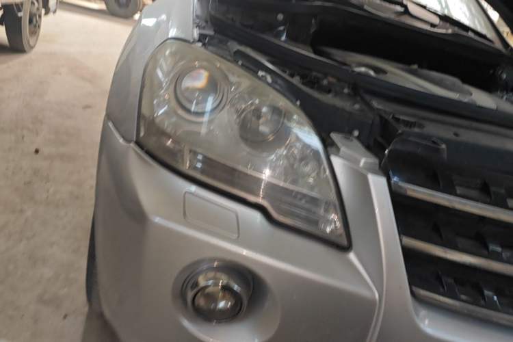 Used Mercedes-Benz M-Class 2010 ML 300 4MATIC Right Front Headlight