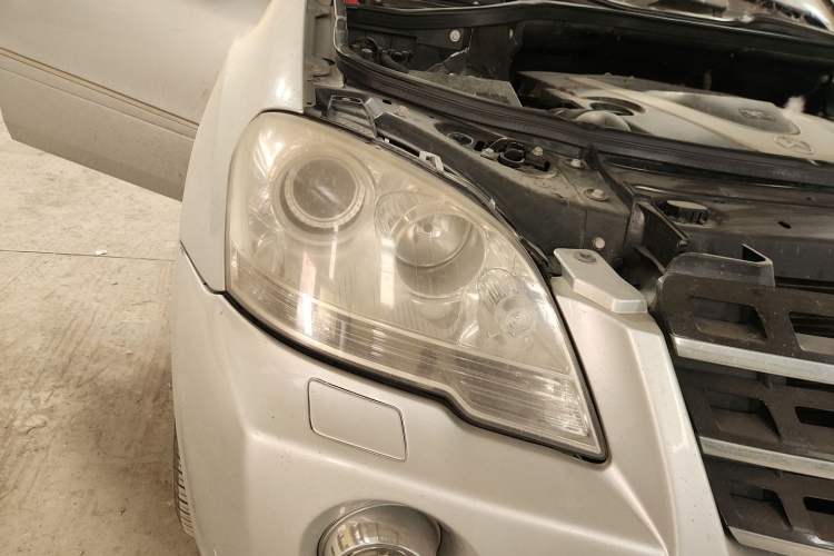 Used Mercedes-Benz M-Class 2010 ML 300 4MATIC Right Front Headlight