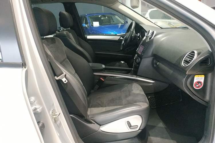 Used Mercedes-Benz M-Class 2010 ML 300 4MATIC Right Front Seat