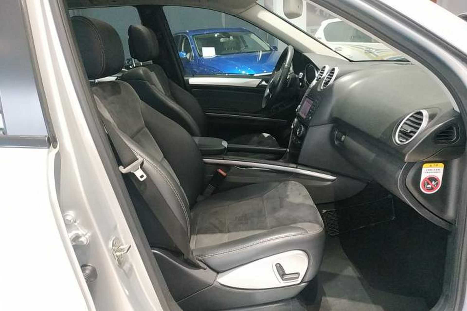 Used Mercedes-Benz M-Class 2010 ML 300 4MATIC Right Front Seat
