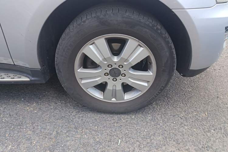 Used Mercedes-Benz M-Class 2010 ML 300 4MATIC Right Front Wheel Hub