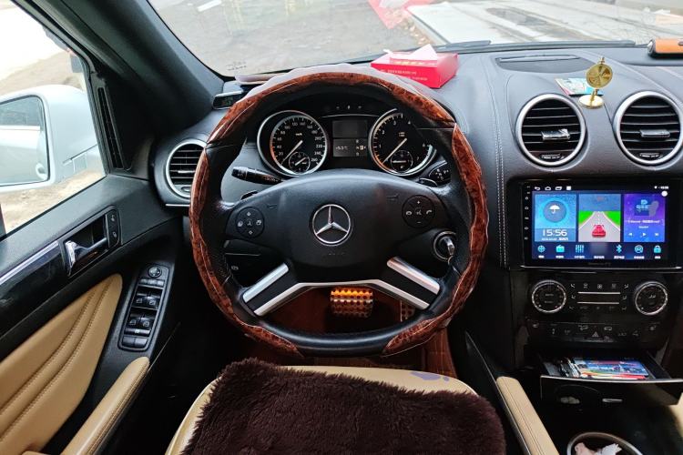 Used Mercedes-Benz M-Class 2010 ML 350 4MATIC Luxury Special Edition Steering Wheel
