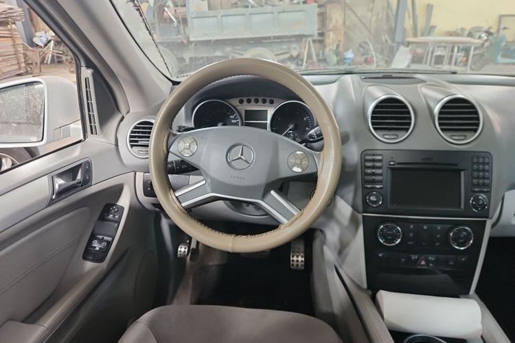 Used Mercedes-Benz M-Class 2010 ML 300 4MATIC Steering Wheel