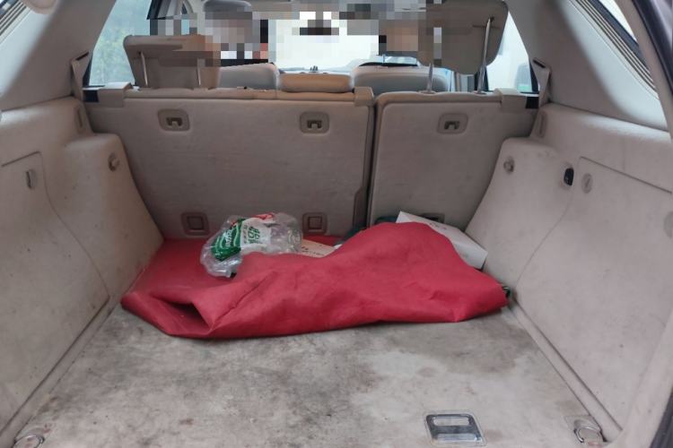 Used Mercedes-Benz M-Class 2010 ML 300 4MATIC Trunk