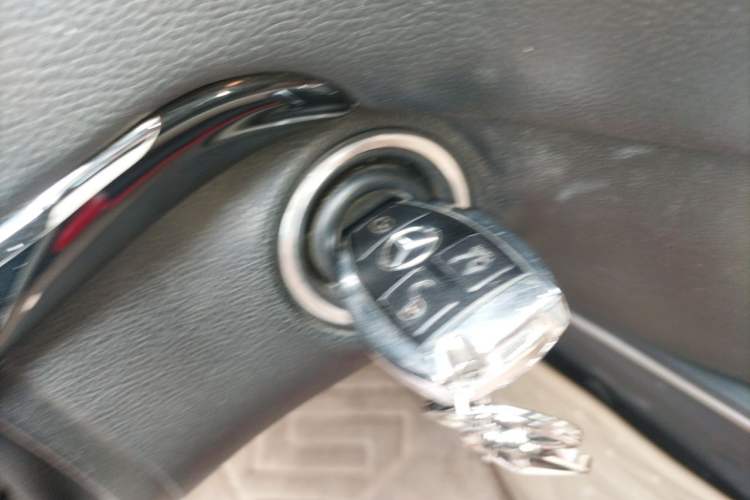 Used Mercedes-Benz M-Class 2010 ML 350 4MATIC Luxury Model Vehicle Key