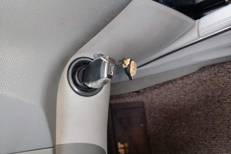 Used Mercedes-Benz M-Class 2010 ML 300 4MATIC Vehicle Key