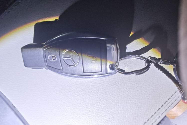 Used Mercedes-Benz M-Class 2010 ML 300 4MATIC Vehicle Key