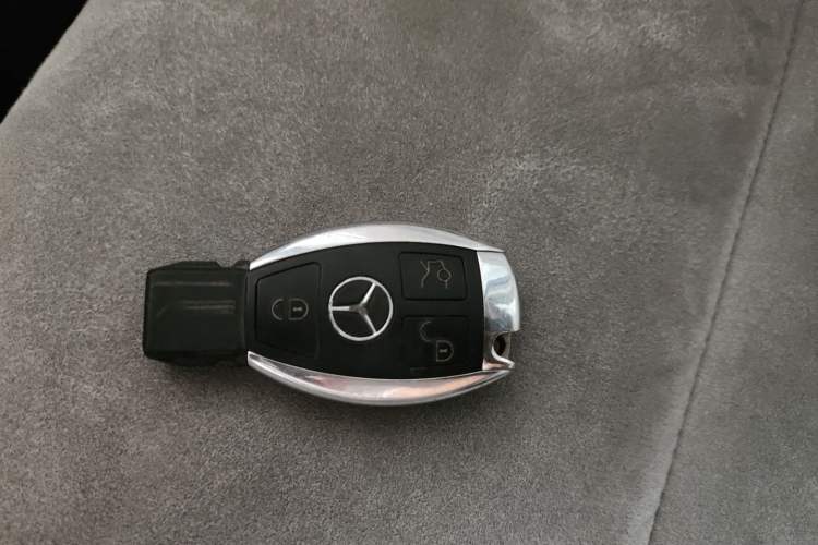 Used Mercedes-Benz M-Class 2010 ML 300 4MATIC Vehicle Key