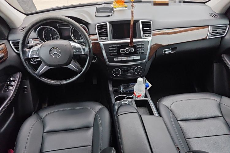 Used Mercedes-Benz M-Class  Center Console