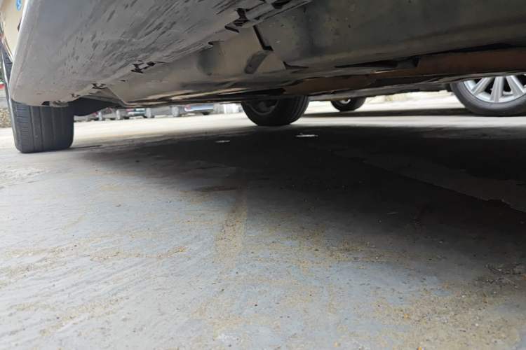 Used Mercedes-Benz M-Class  Chassis Rear Left