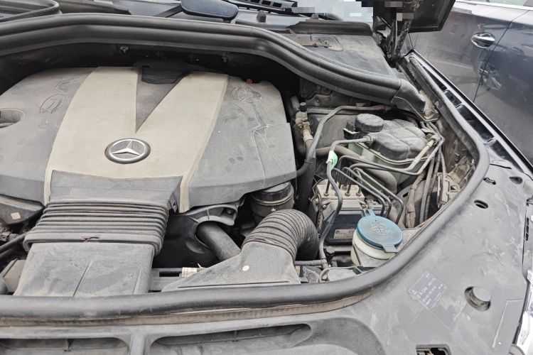 Used Mercedes-Benz M-Class  Engine Bay Left