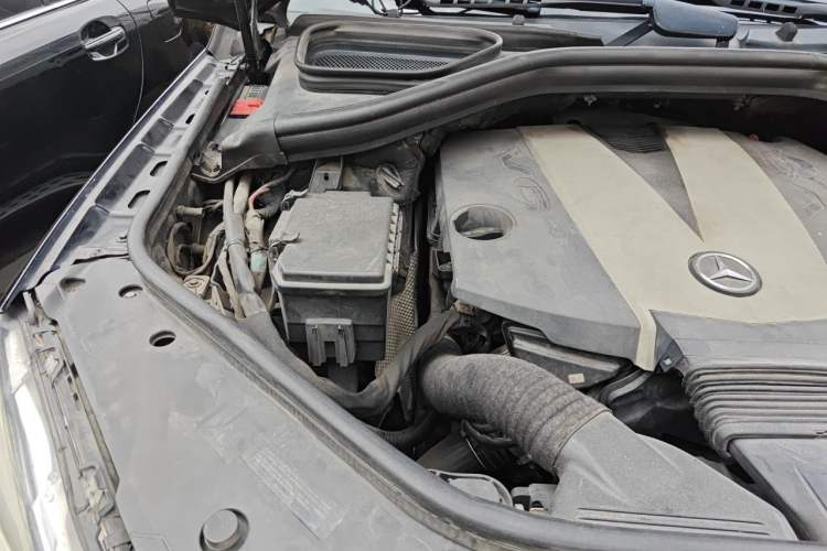 Used Mercedes-Benz M-Class  Engine Bay Right