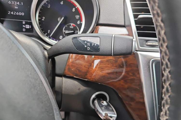 Used Mercedes-Benz M-Class  Gear Lever