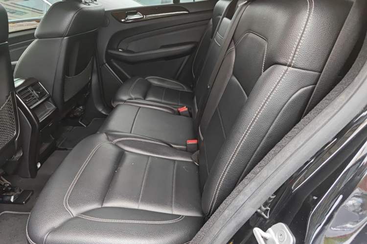 Used Mercedes-Benz M-Class  Left Rear Seat