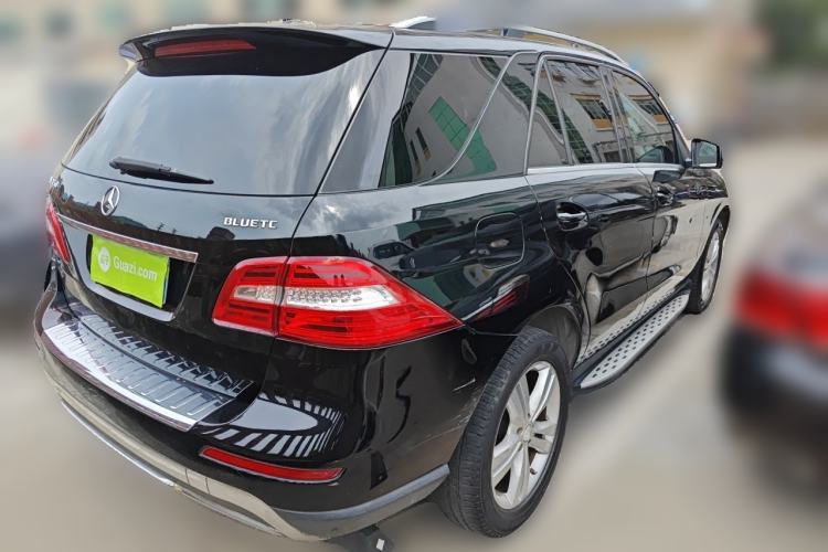 Used Mercedes-Benz M-Class  Rear Right 45 Deg