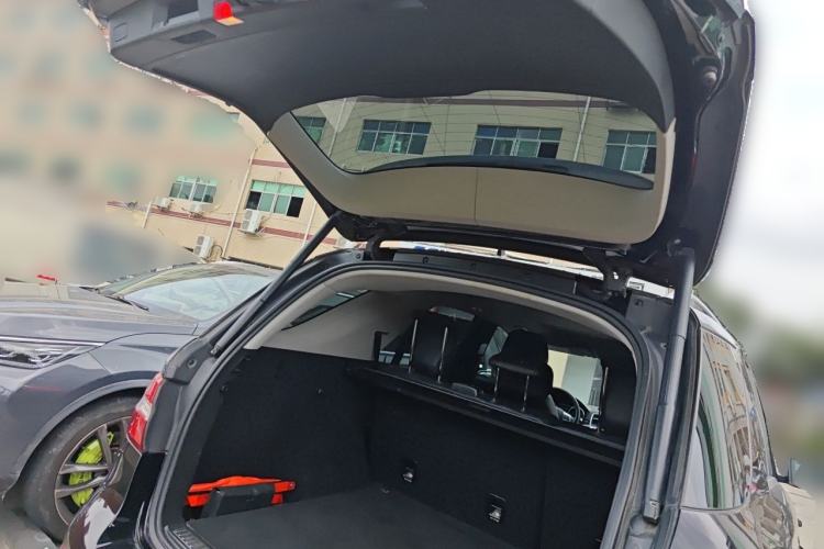 Used Mercedes-Benz M-Class  Trunk