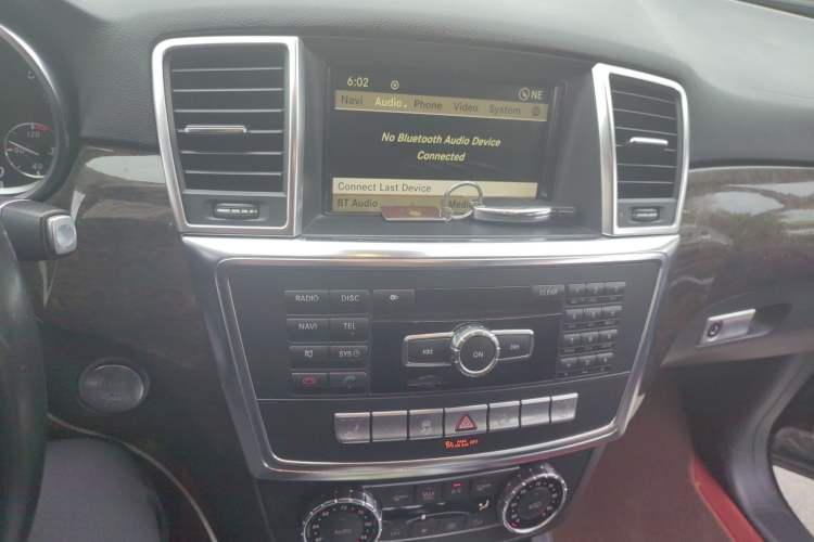 Used Mercedes-Benz M-Class  Audio And AC Panel