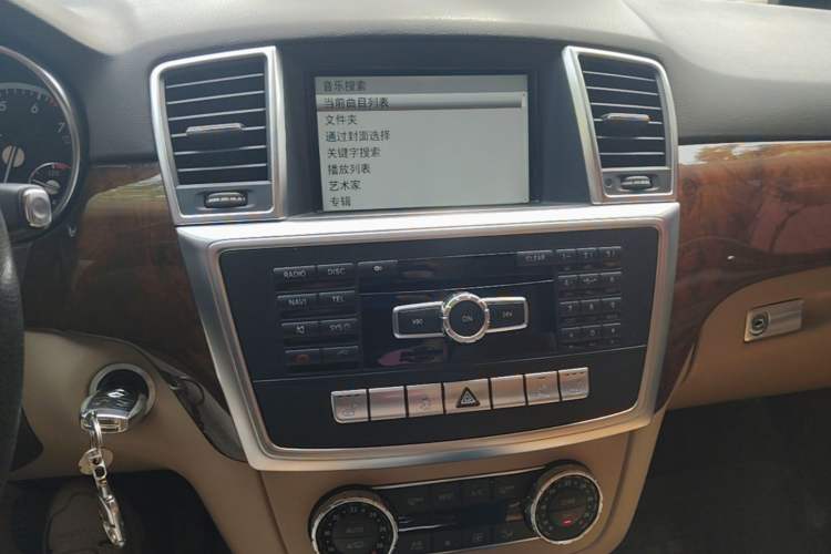 Used Mercedes-Benz M-Class  Audio And AC Panel