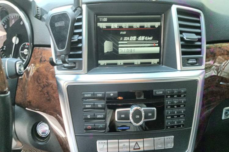 Used Mercedes-Benz M-Class 2012 ML 350 Sport Edition Audio And AC Panel