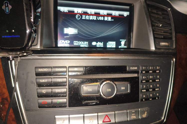 Used Mercedes-Benz M-Class 2012 ML 350 Luxury Edition Audio And AC Panel