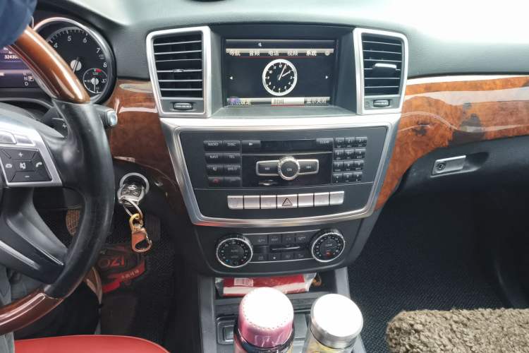 Used Mercedes-Benz M-Class 2012 ML 350 Luxury Edition Audio And AC Panel