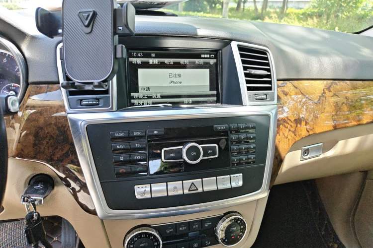 Used Mercedes-Benz M-Class 2012 ML 350 Sport Edition Audio And AC Panel