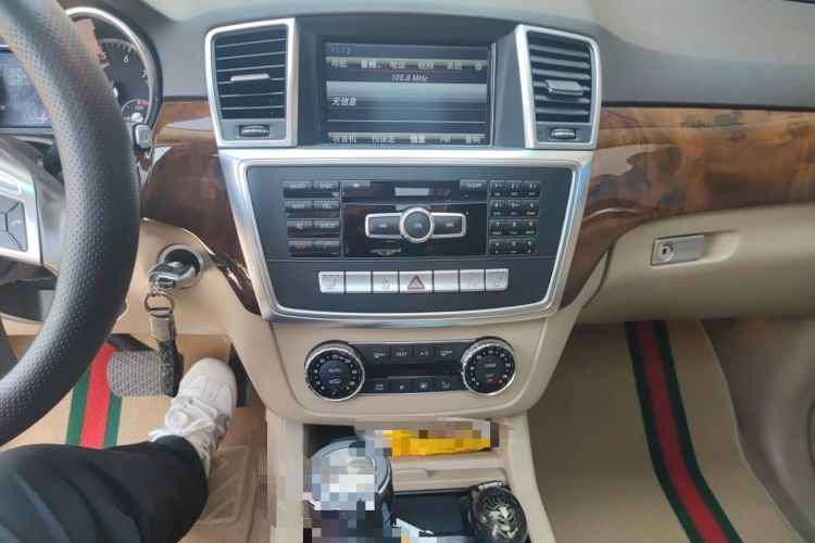 Used Mercedes-Benz M-Class 2012 ML 350 Sport Edition Audio And AC Panel