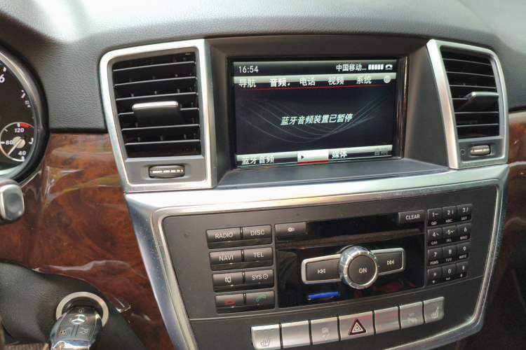 Used Mercedes-Benz M-Class 2012 ML 350 Sport Edition Audio And AC Panel