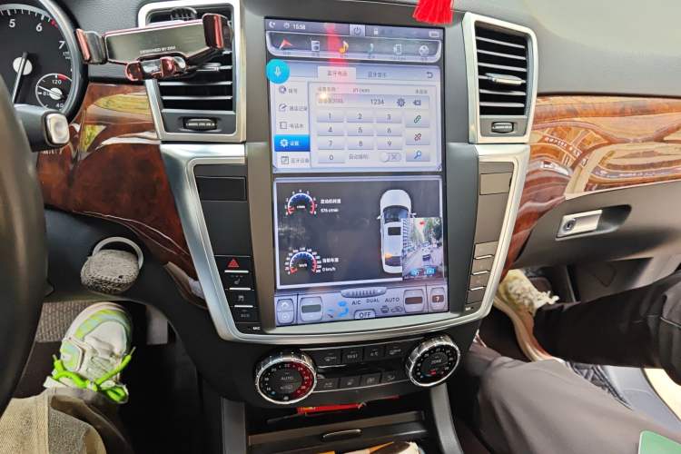 Used Mercedes-Benz M-Class 2012 ML 350 Luxury Edition Audio And AC Panel