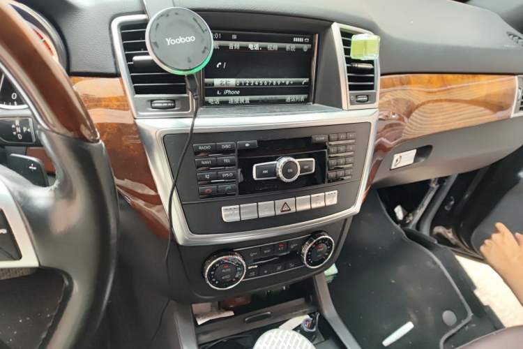 Used Mercedes-Benz M-Class 2012 ML 350 Luxury Edition Audio And AC Panel