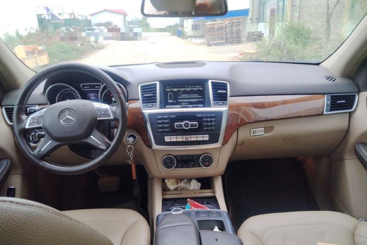 Used Mercedes-Benz M-Class 2012 ML 350 Sport Edition Center Console