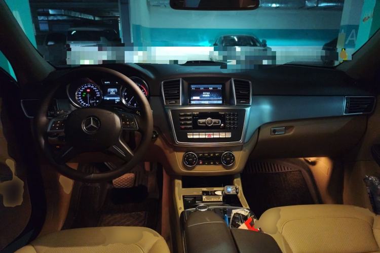 Used Mercedes-Benz M-Class 2012 ML 300 Center Console
