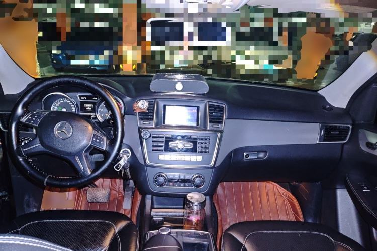Used Mercedes-Benz M-Class 2012 ML 300 Center Console