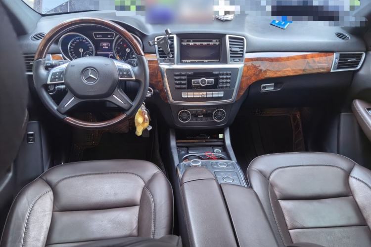 Used Mercedes-Benz M-Class 2012 ML 350 Luxury Edition Center Console
