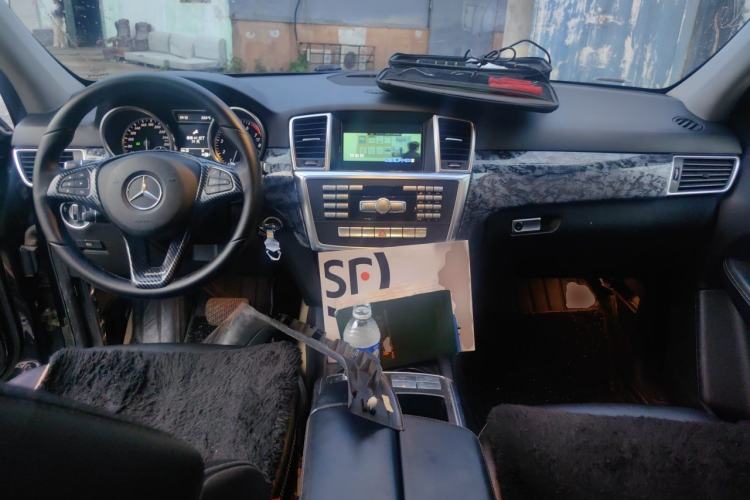 Used Mercedes-Benz M-Class 2012 ML 350 Sport Edition Center Console