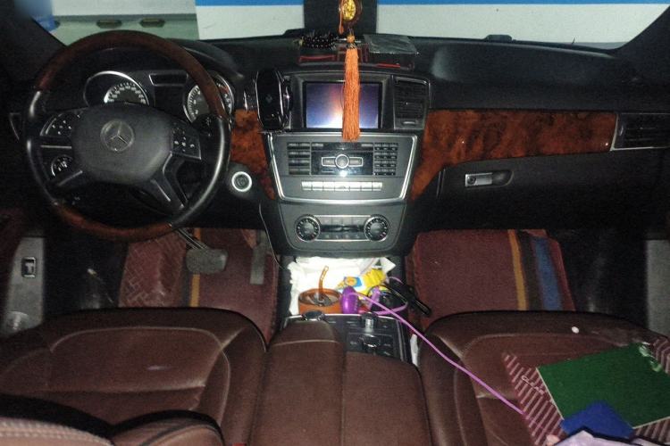 Used Mercedes-Benz M-Class 2012 ML 350 Luxury Edition Center Console