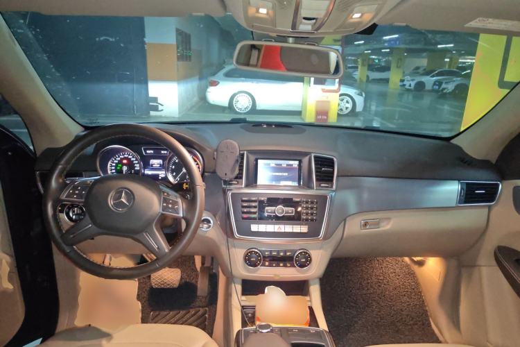 Used Mercedes-Benz M-Class 2012 ML 300 Center Console