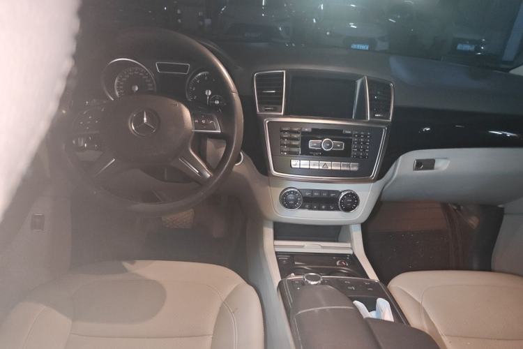 Used Mercedes-Benz M-Class 2012 ML 350 Sport Edition Center Console