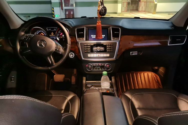 Used Mercedes-Benz M-Class 2012 ML 350 Sport Edition Center Console